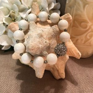 White bead stretch bracelet